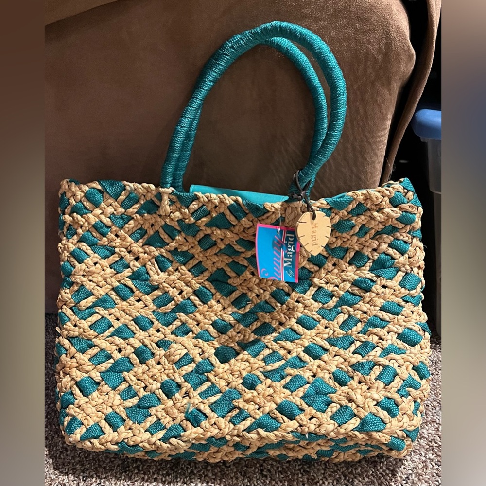 NWT Magid woven straw women’s handbag